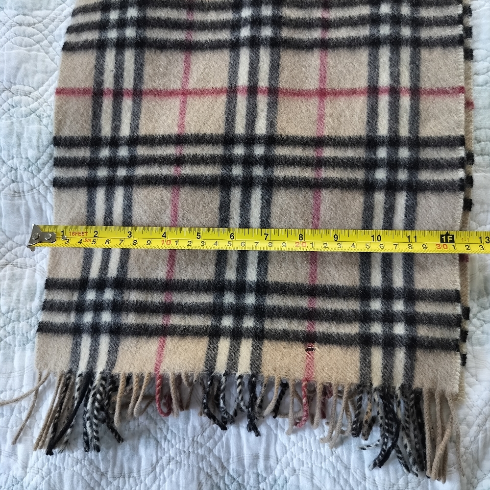 Blurberry Cashmere Scarf 🧣 (It has Holes) - Picture 7 of 11